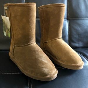 NWT Unisex BearPaw Boots